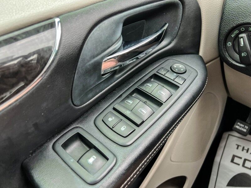 2012 Chrysler Town & Country Touring Wilmington NC