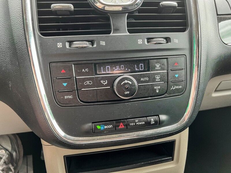 2012 Chrysler Town & Country Touring Wilmington NC