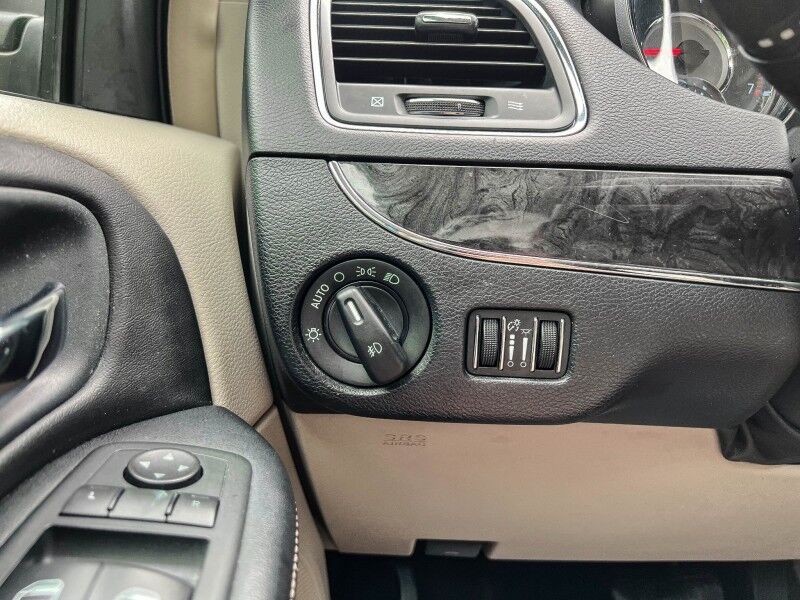 2012 Chrysler Town & Country Touring Wilmington NC