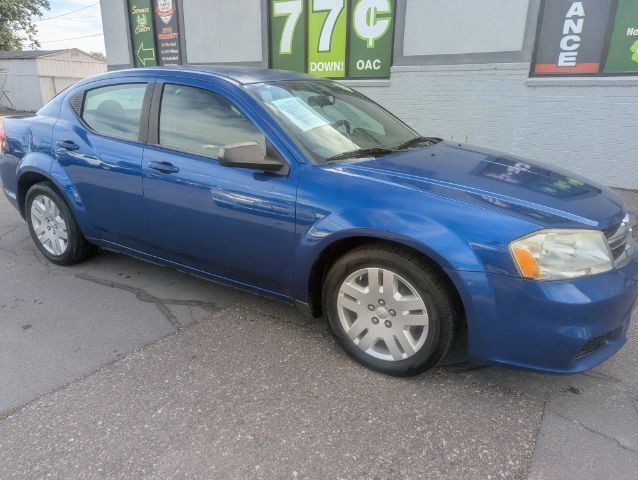 2012 Dodge Avenger SE's photo