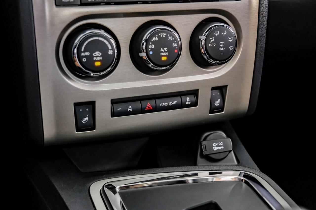 2012 Dodge Challenger SRT8 392 HEMI AUTOMATIC NAVIGATION SUNROOF LEATHER HEATED SEATS Carrollton TX