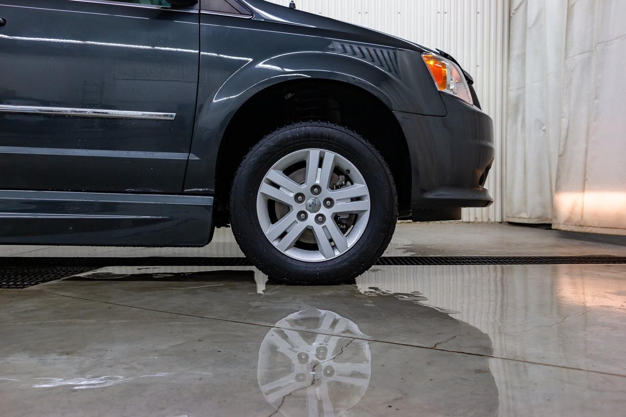 2012 Dodge Grand Caravan Crew Plus Leather Nav DVD Wheelchair Lift Red Deer AB