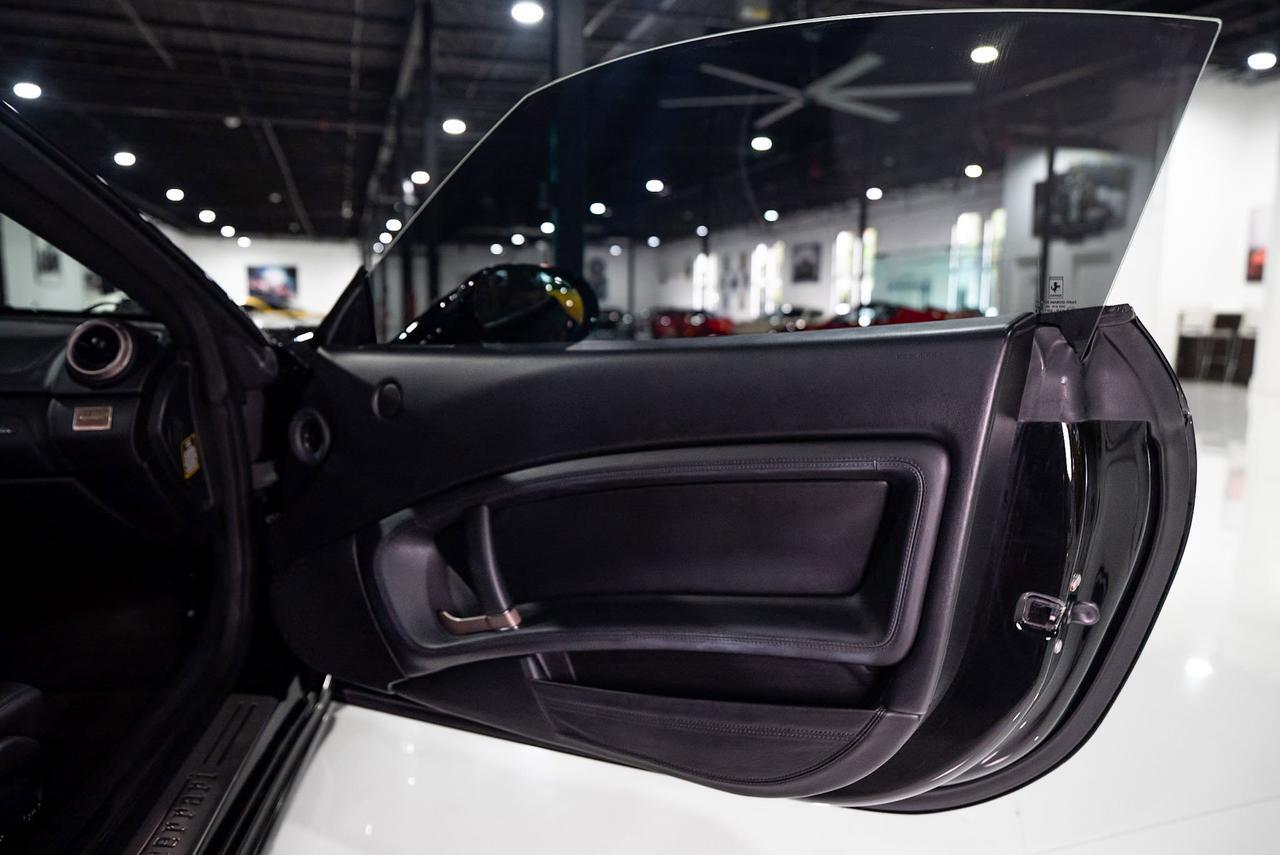 2012 Ferrari California Nero B/B paint, electric Daytona seats, carbon fiber steering wheel + LEDS & MORE!! Fort Lauderdale FL