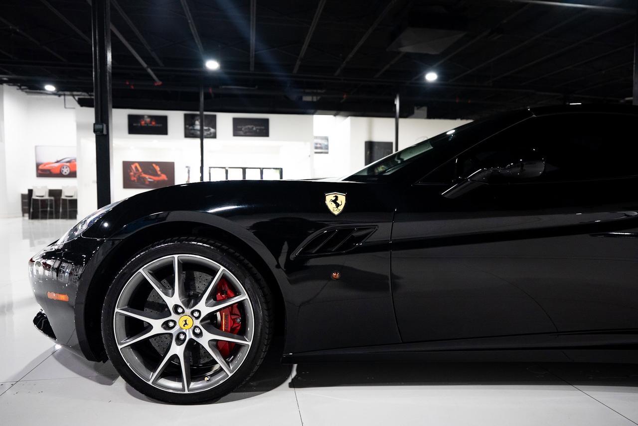 2012 Ferrari California Nero B/B paint, electric Daytona seats, carbon fiber steering wheel + LEDS & MORE!! Fort Lauderdale FL