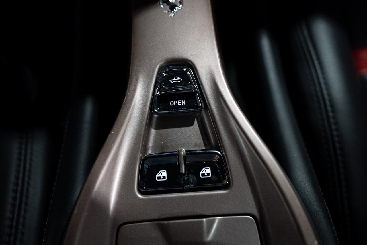 2012 Ferrari California Nero B/B paint, electric Daytona seats, carbon fiber steering wheel + LEDS & MORE!! Fort Lauderdale FL