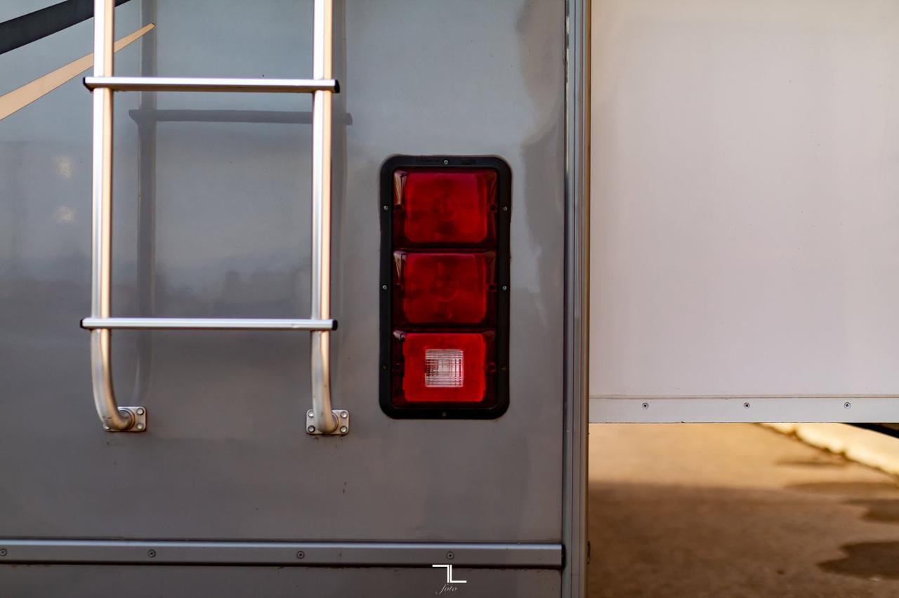 2012 Fleetwood Storm 32V Class A Motorhome Red Deer AB