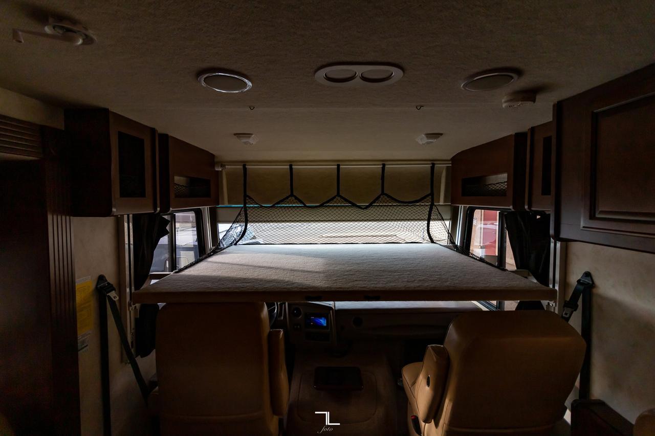 2012 Fleetwood Storm 32V Class A Motorhome Red Deer AB