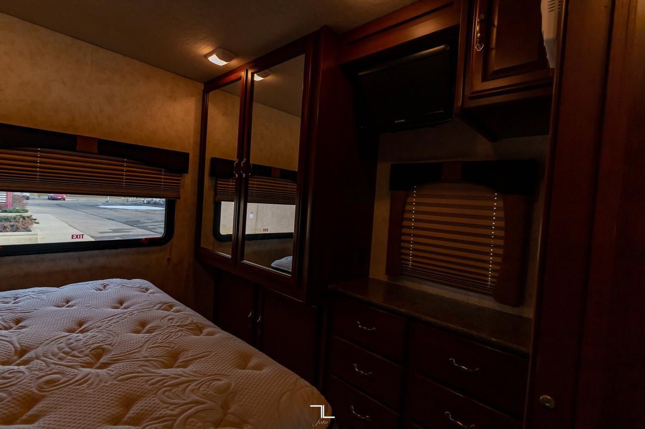 2012 Fleetwood Storm 32V Class A Motorhome Red Deer AB