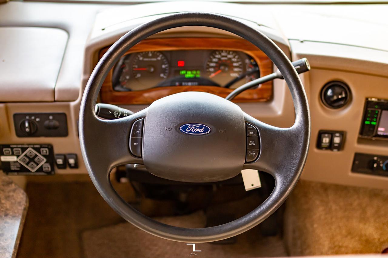 2012 Fleetwood Storm 32V Class A Motorhome Red Deer AB