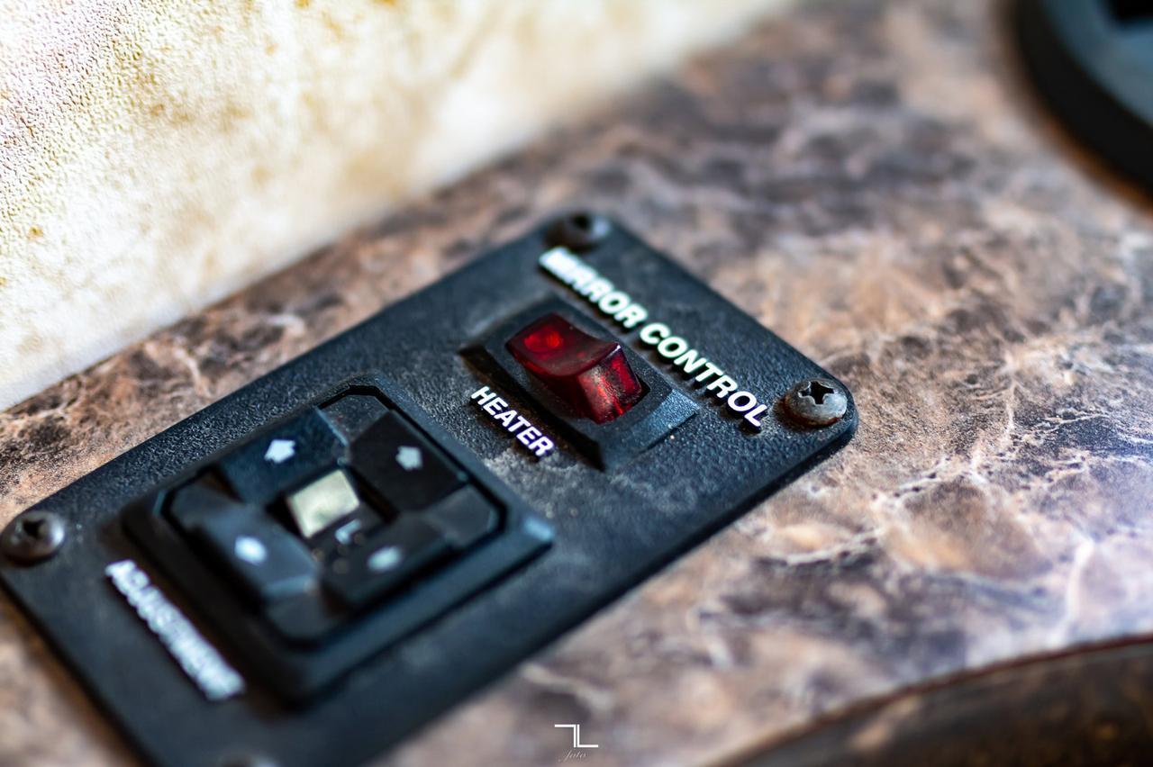 2012 Fleetwood Storm 32V Class A Motorhome Red Deer AB