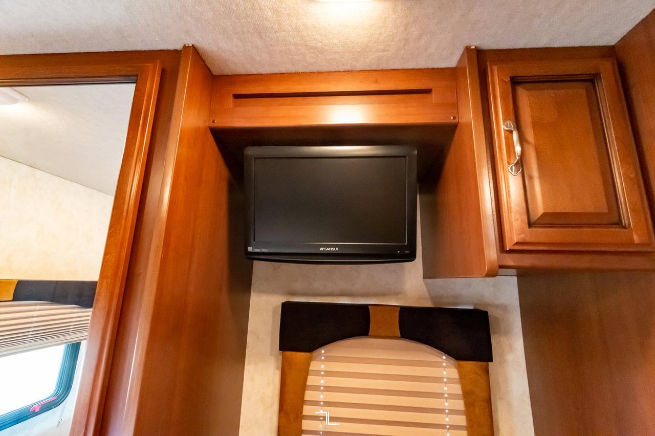 2012 Fleetwood Storm 32V Class A Motorhome Red Deer AB