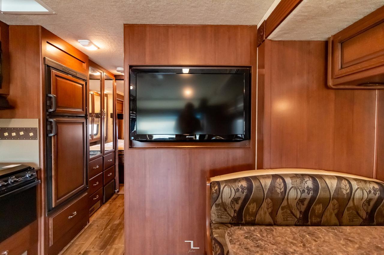 2012 Fleetwood Storm 32V Class A Motorhome Red Deer AB