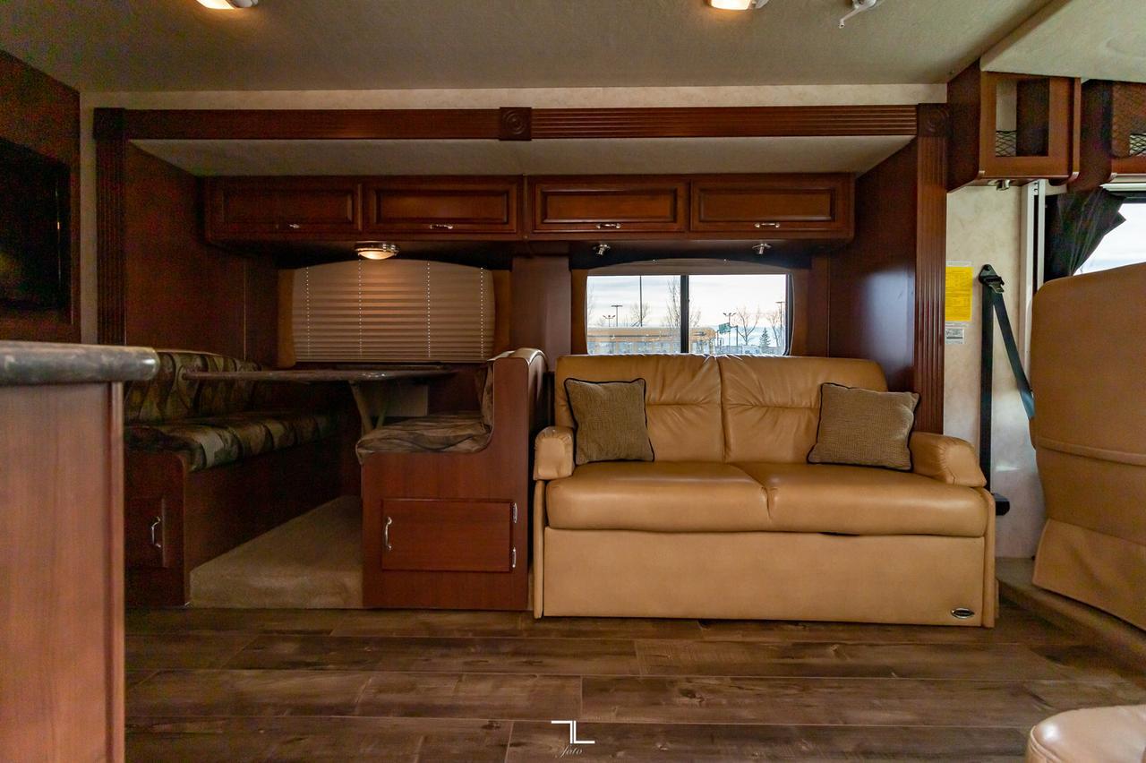 2012 Fleetwood Storm 32V Class A Motorhome Red Deer AB