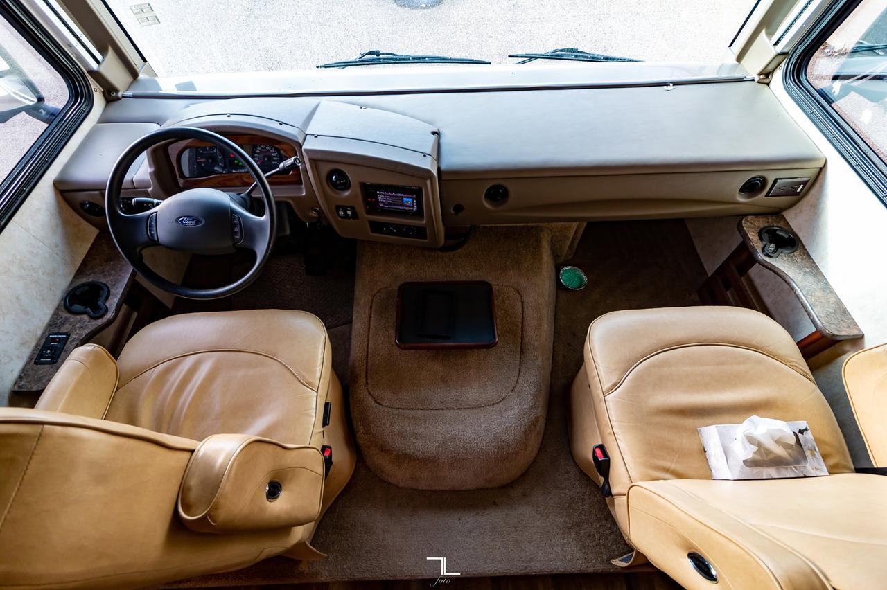 2012 Fleetwood Storm 32V Class A Motorhome Red Deer AB