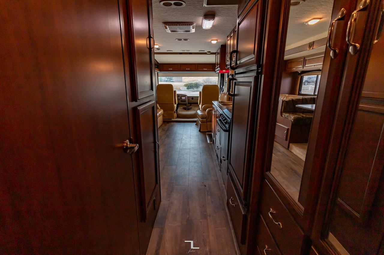 2012 Fleetwood Storm 32V Class A Motorhome Red Deer AB