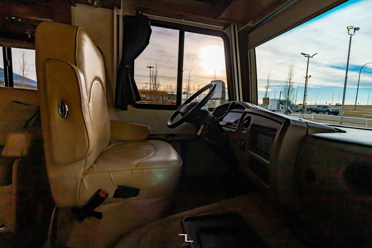 2012 Fleetwood Storm 32V Class A Motorhome Red Deer AB
