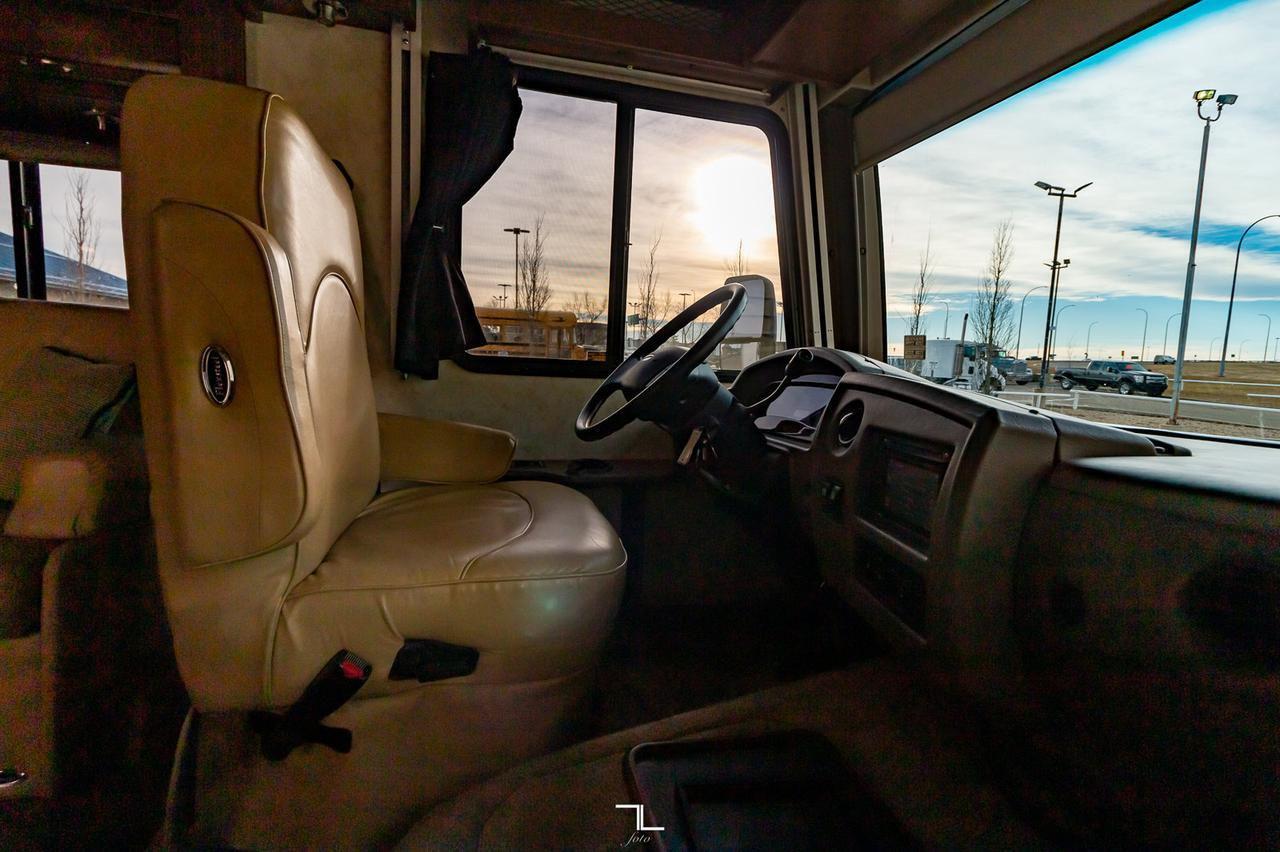 2012 Fleetwood Storm 32V Class A Motorhome Red Deer AB