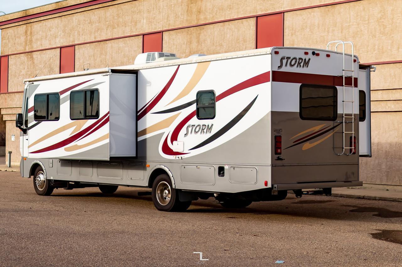 2012 Fleetwood Storm 32V Class A Motorhome Red Deer AB