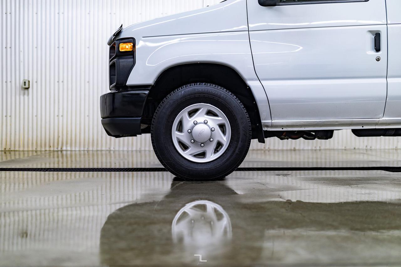 2012 Ford E-250 Extended Cargo Van Red Deer AB