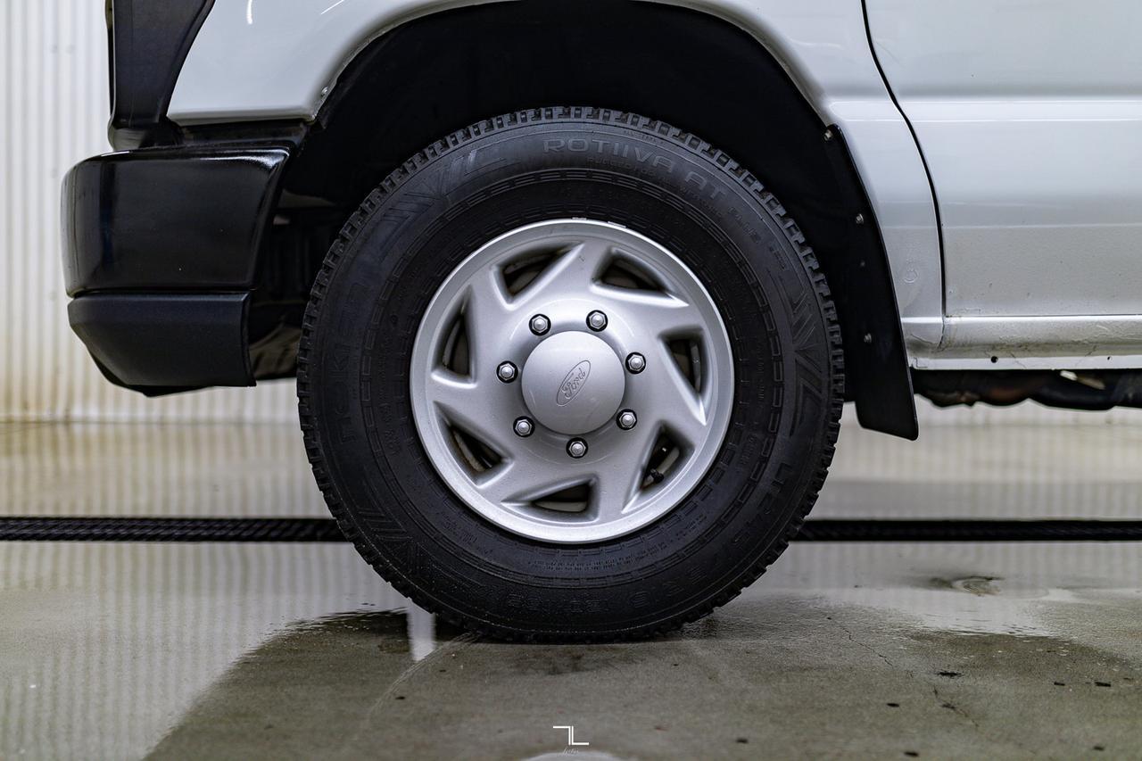 2012 Ford E-250 Extended Cargo Van Red Deer AB