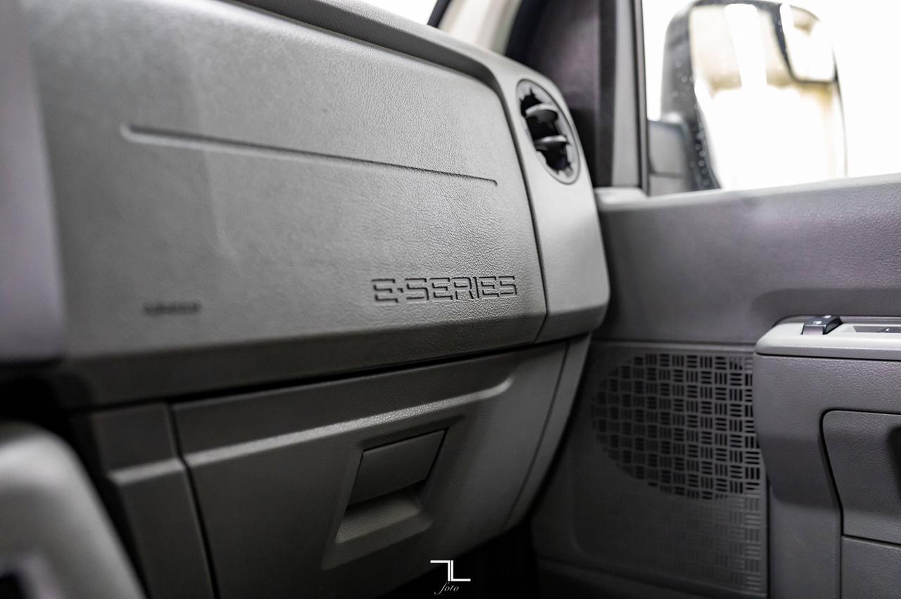 2012 Ford E-350 XLT 12 Passenger Red Deer AB