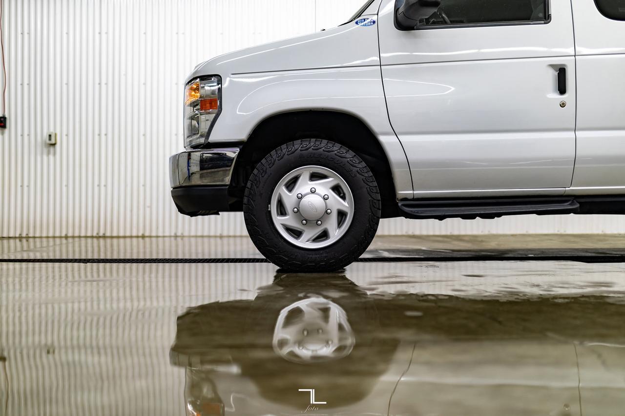 2012 Ford E-350 XLT 12 Passenger Red Deer AB