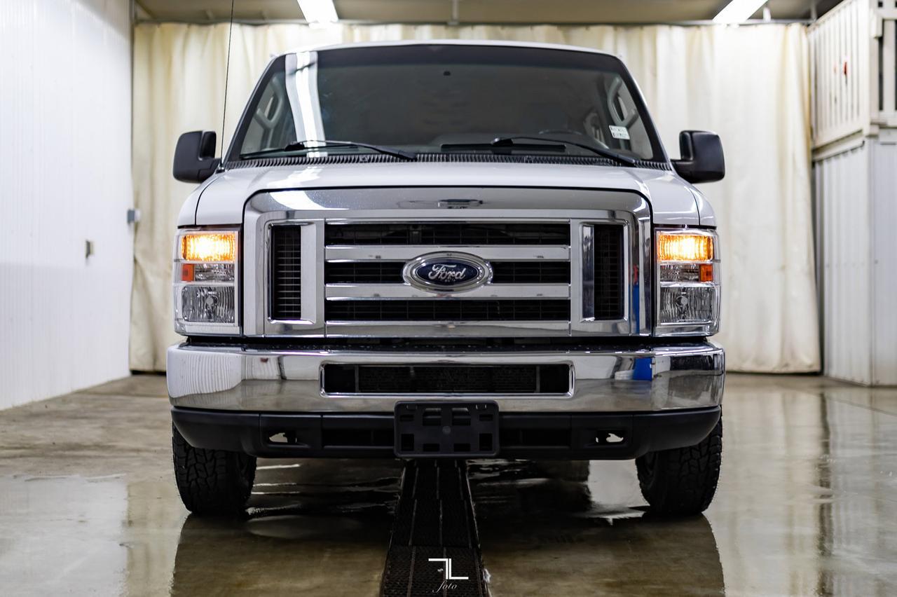 2012 Ford E-350 XLT 12 Passenger Red Deer AB