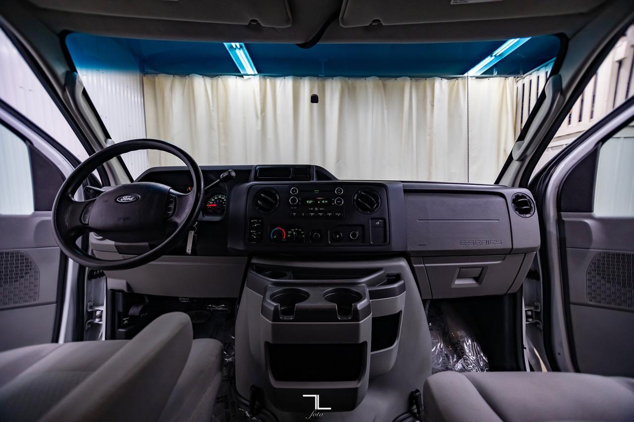 2012 Ford E-350 XLT 12 Passenger Red Deer AB