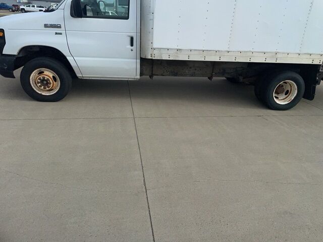 2012 Ford E-350 photo 4