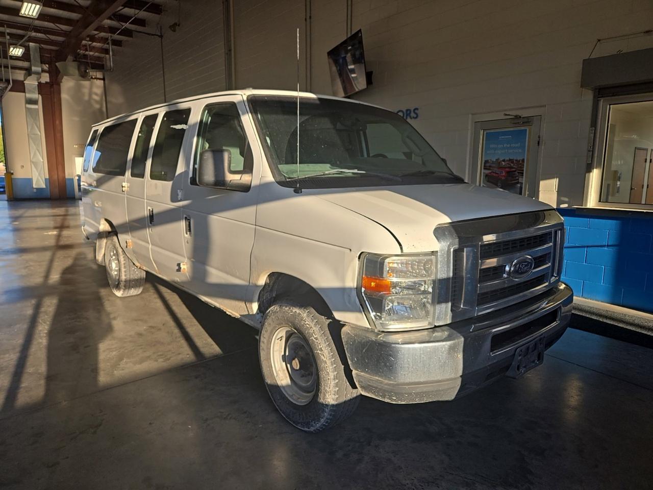 2012 Ford E-350SD XLT