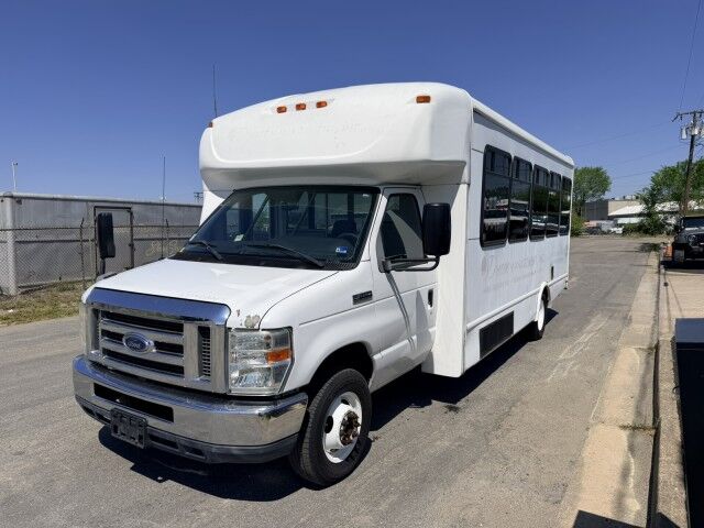 2012 Ford E450 Bus with Wheelchair Lift