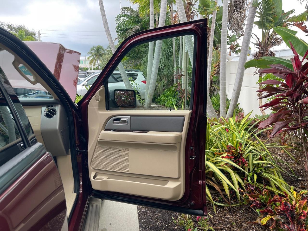 2012 Ford Expedition XLT LOW MILES 73,307 4WD Pompano Beach FL