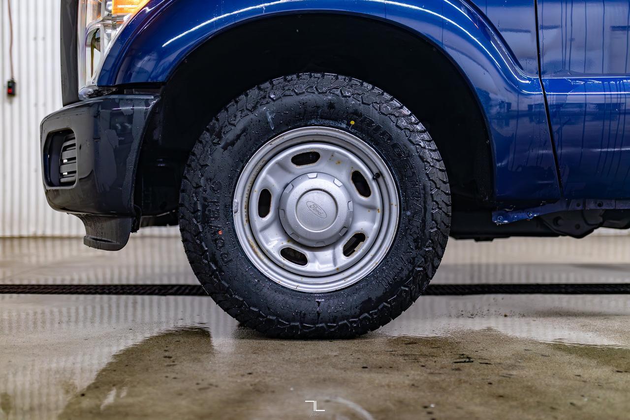 2012 Ford F-250 4x2 Crew Cab XL Longbox PSeat Red Deer AB