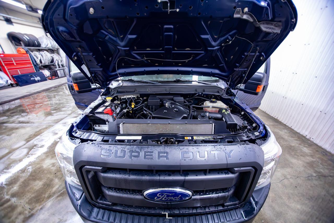 2012 Ford F-250 4x2 Crew Cab XL Longbox PSeat Red Deer AB