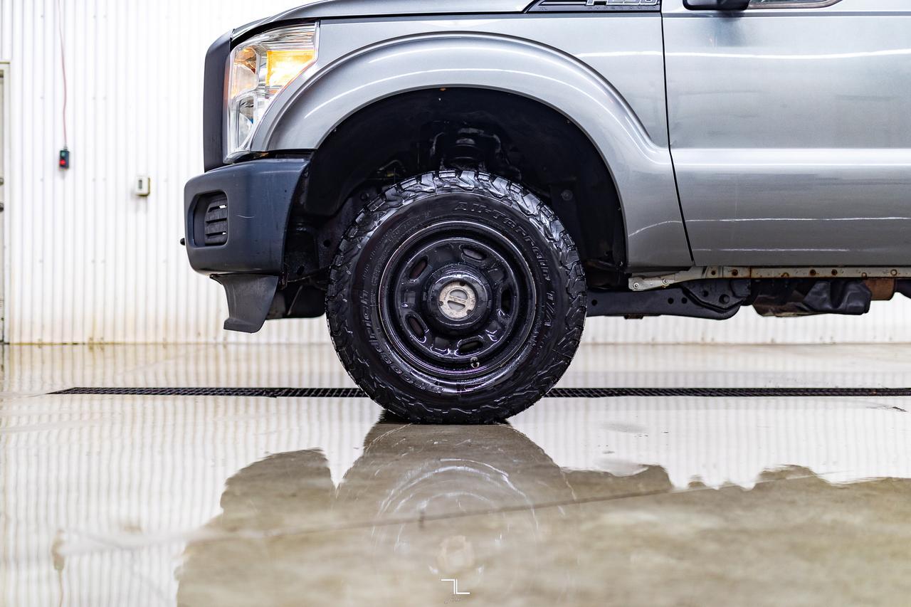 2012 Ford F-250 4x4 Crew Cab XL Longbox Red Deer AB