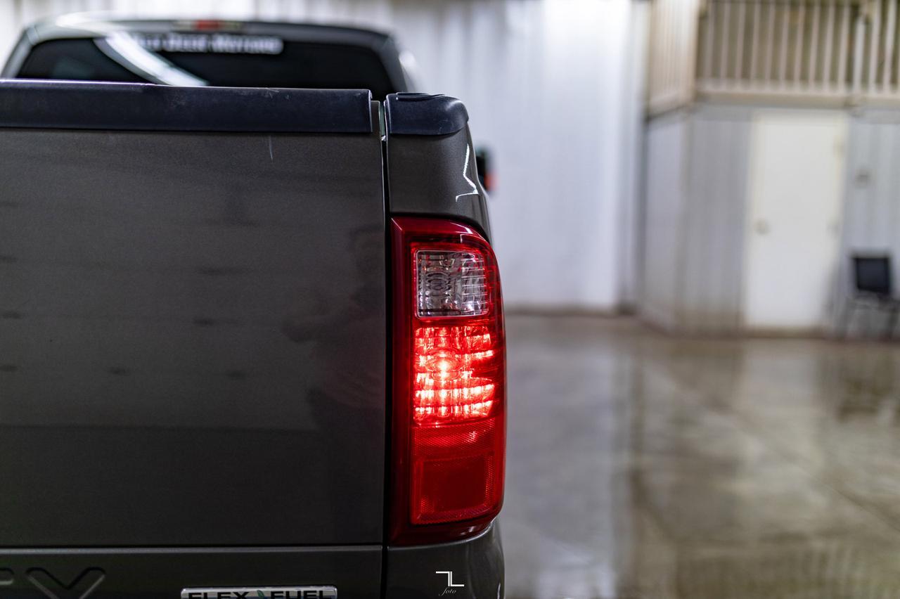 2012 Ford F-250 4x4 Crew Cab XL Longbox Red Deer AB