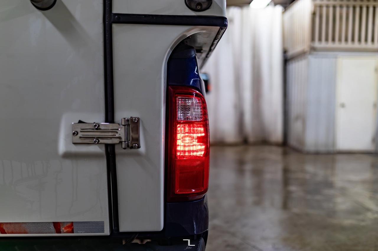 2012 Ford F-250 4x4 Crew Cab XLT Longbox Diesel Winch Topper Red Deer AB