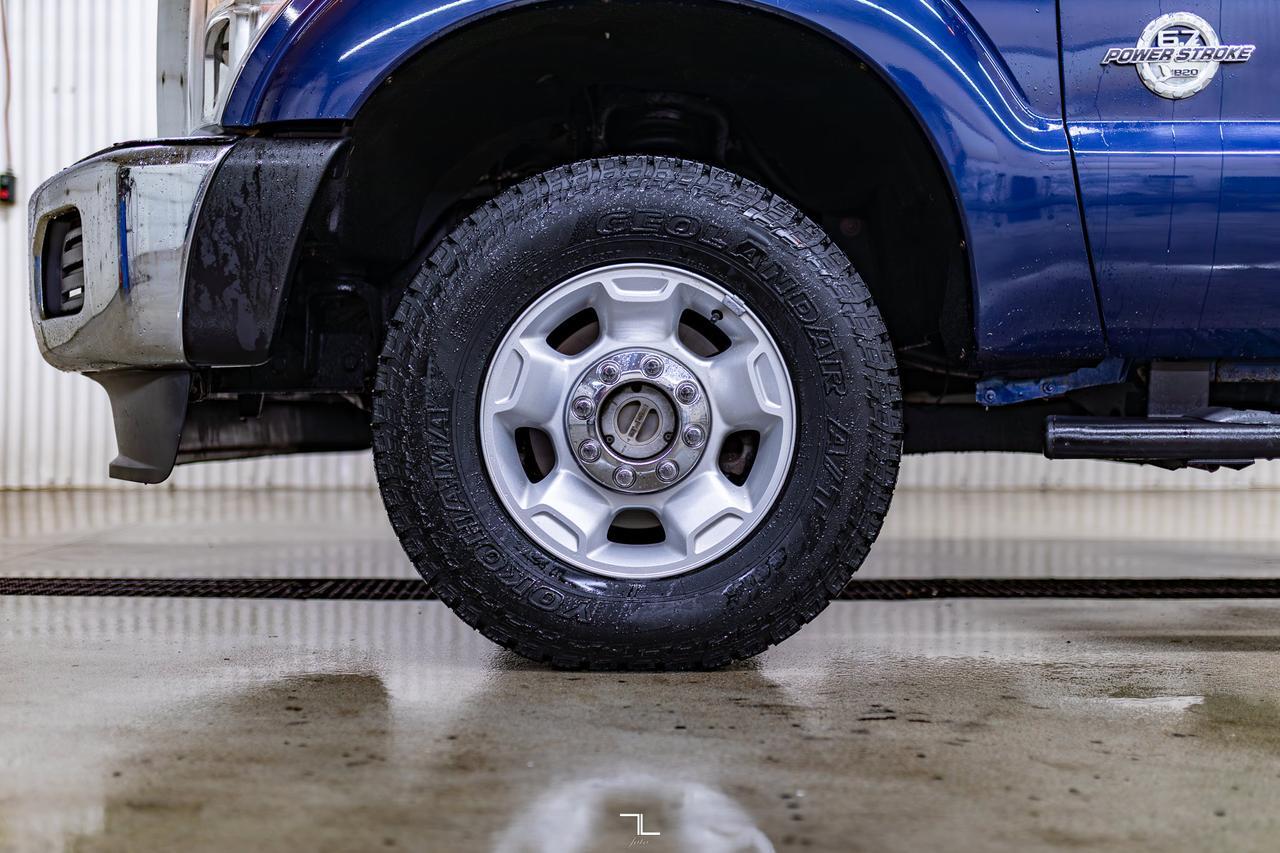 2012 Ford F-250 4x4 Crew Cab XLT Longbox Diesel Winch Topper Red Deer AB