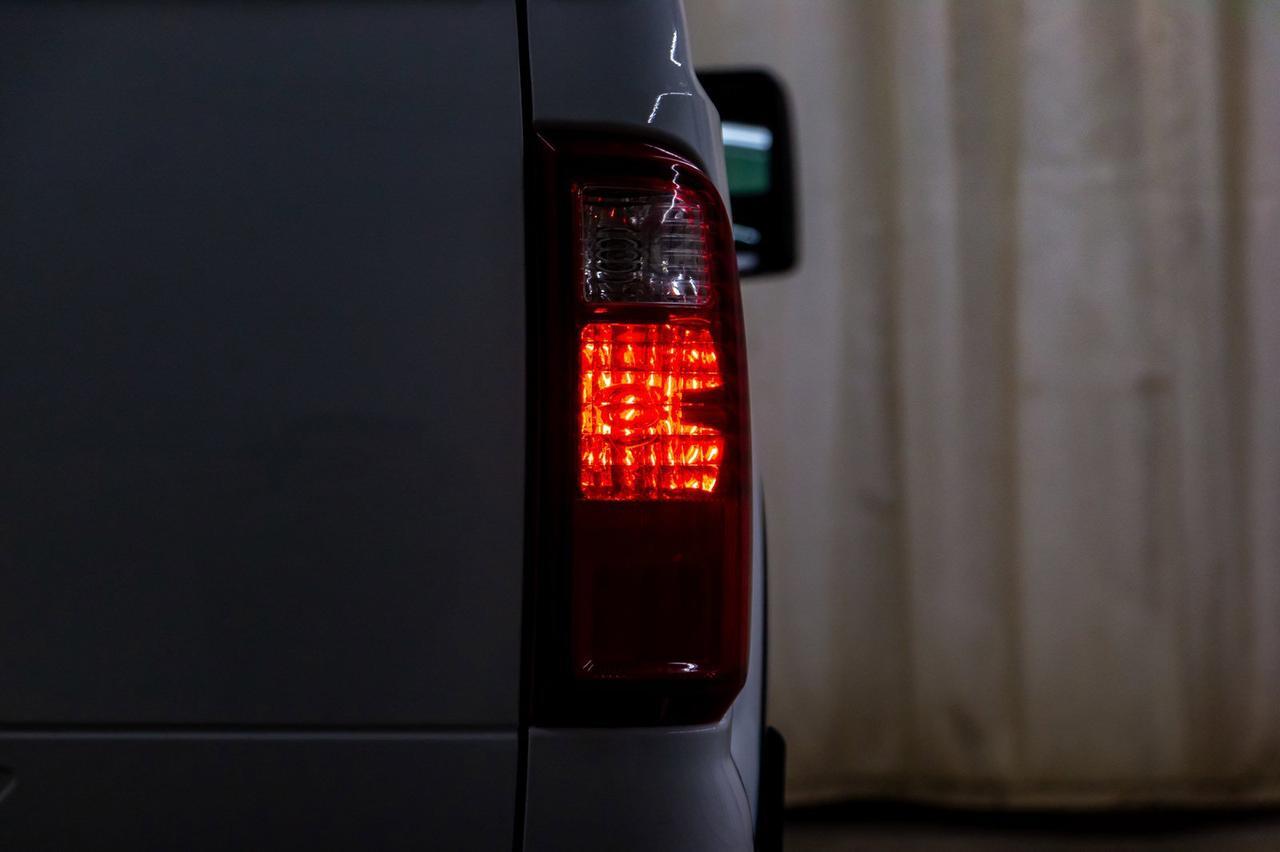 2012 Ford F-350 4x4 Crew Cab XL Diesel Longbox Red Deer AB