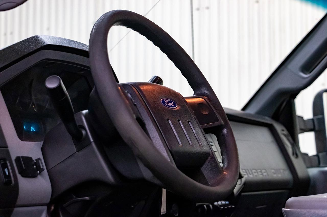 2012 Ford F-350 4x4 Crew Cab XL Diesel Longbox Red Deer AB