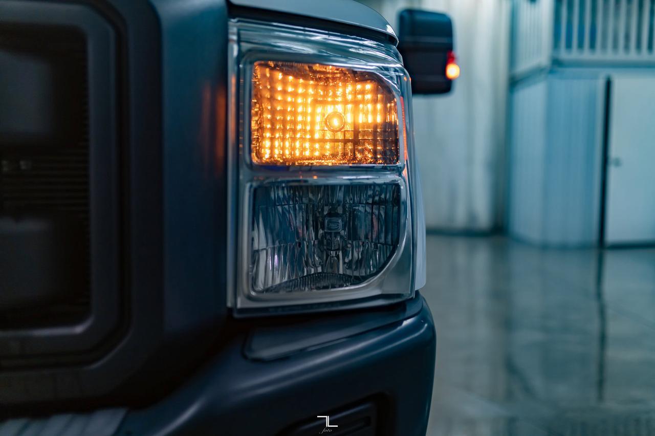 2012 Ford F-350 4x4 Crew Cab XL Longbox Diesel Red Deer AB