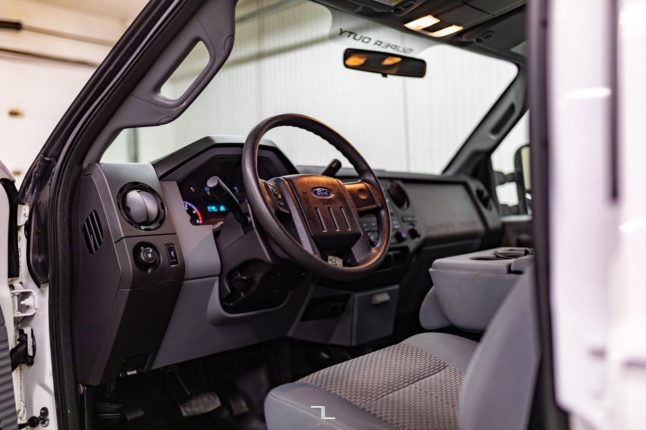 2012 Ford F-350 4x4 Crew Cab XL Longbox Diesel Red Deer AB