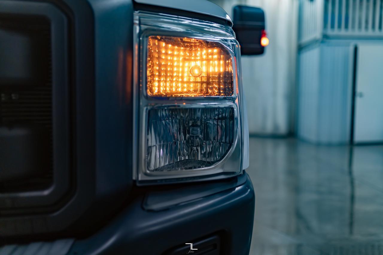 2012 Ford F-350 4x4 Crew Cab XL Longbox Diesel Red Deer AB