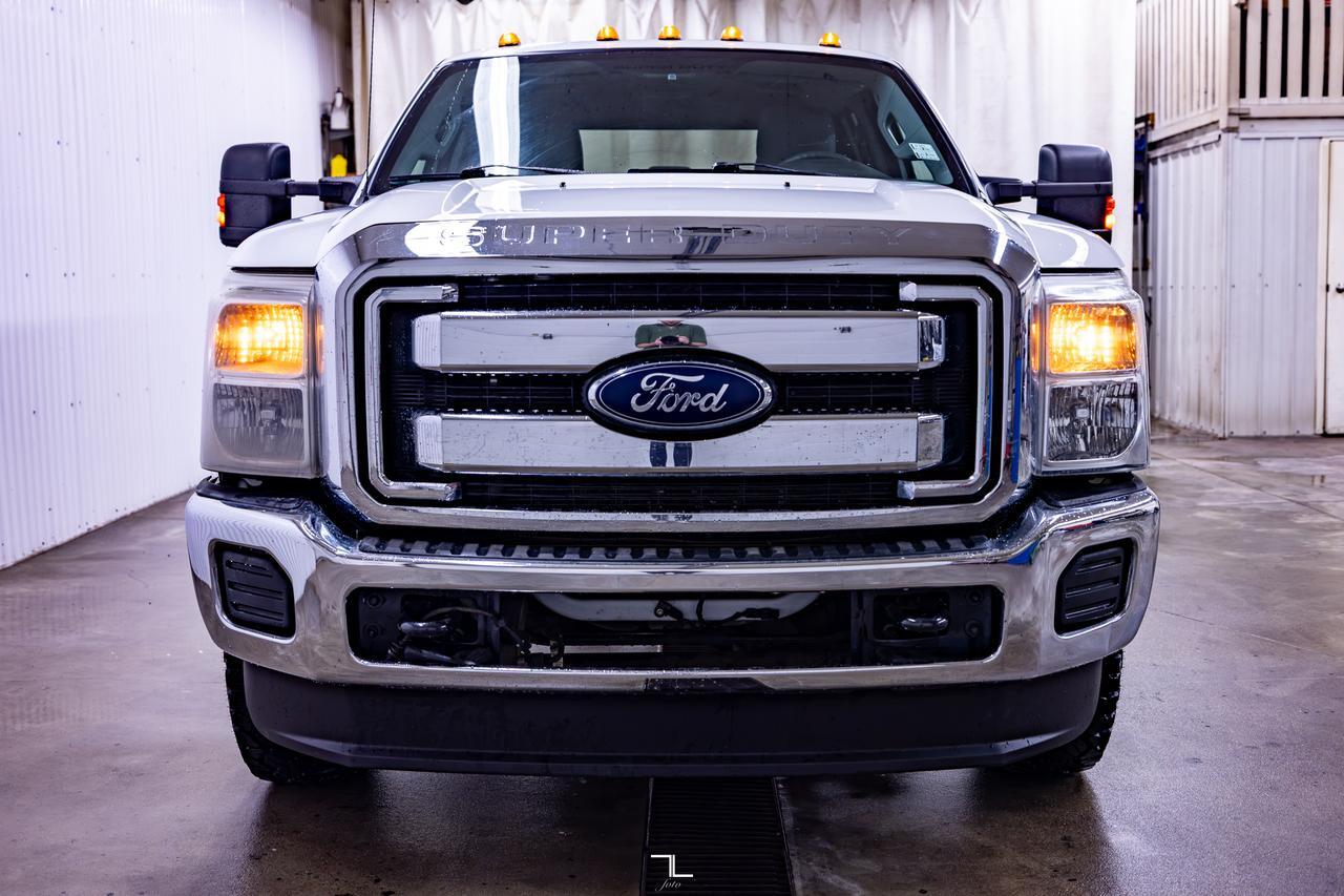 2012 Ford F-350 4x4 Crew Cab XLT Deck Diesel Red Deer AB