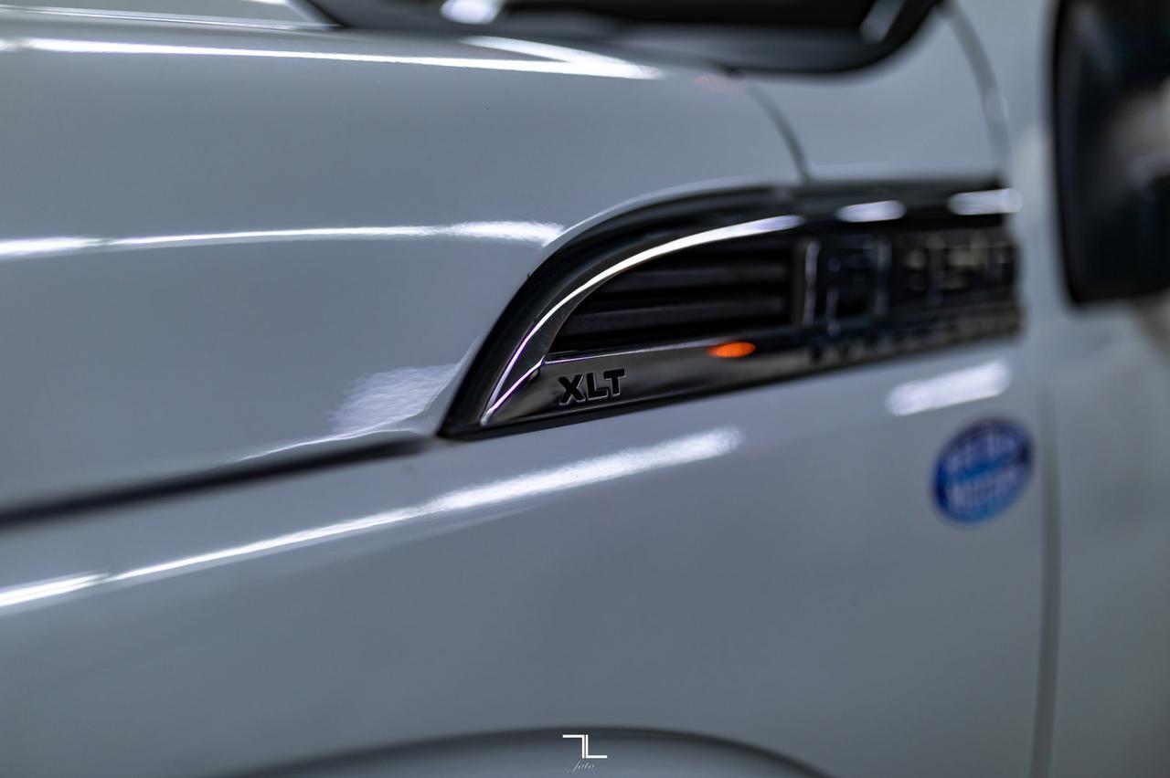 2012 Ford F-350 4x4 Crew Cab XLT Deck Dually Red Deer AB