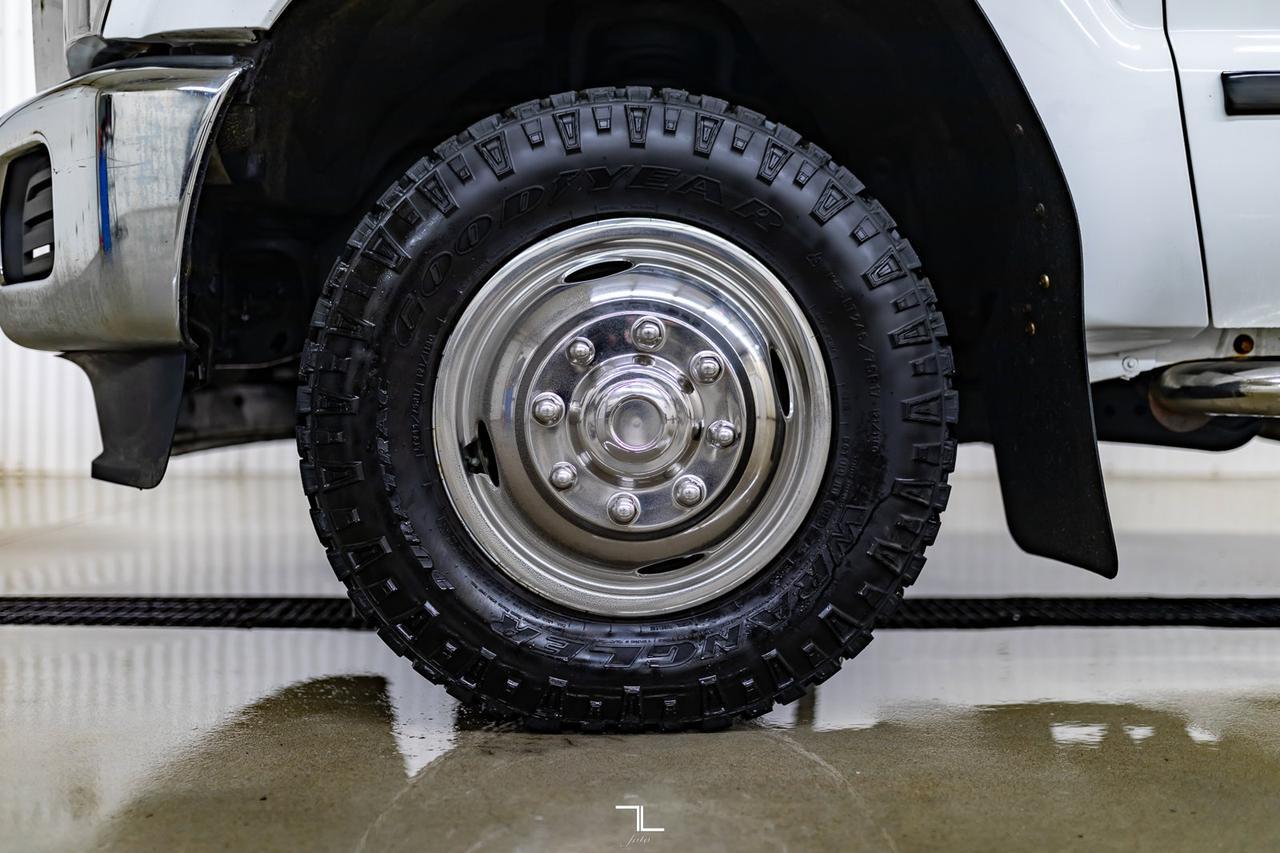 2012 Ford F-350 4x4 Crew Cab XLT Deck Dually Red Deer AB
