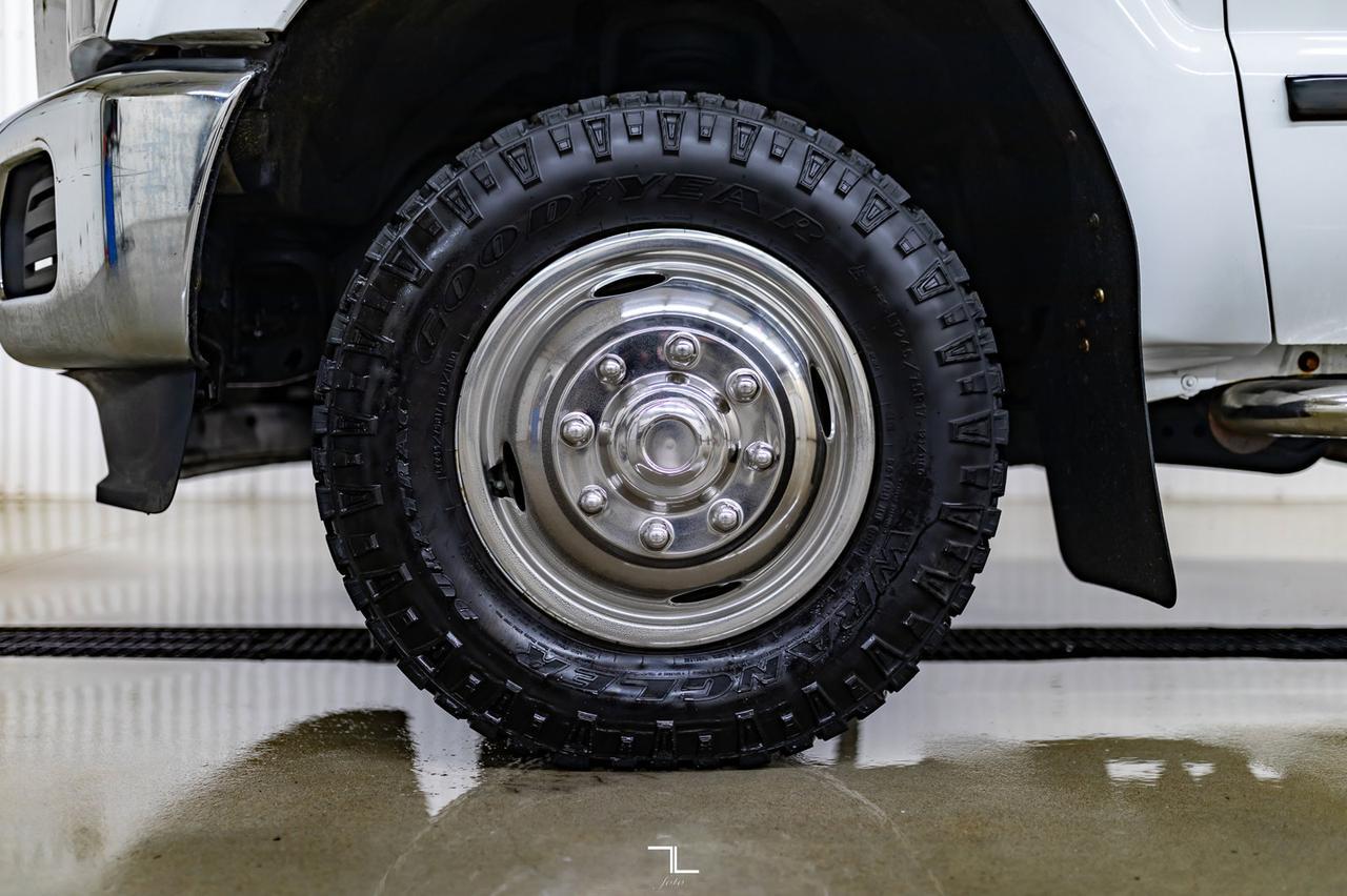 2012 Ford F-350 4x4 Crew Cab XLT Deck Dually Red Deer AB