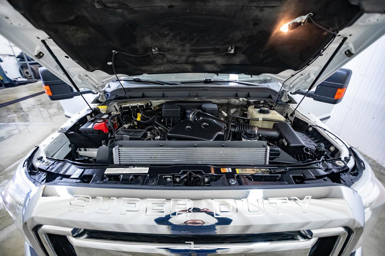 2012 Ford F-350 4x4 Crew Cab XLT Deck Dually Red Deer AB