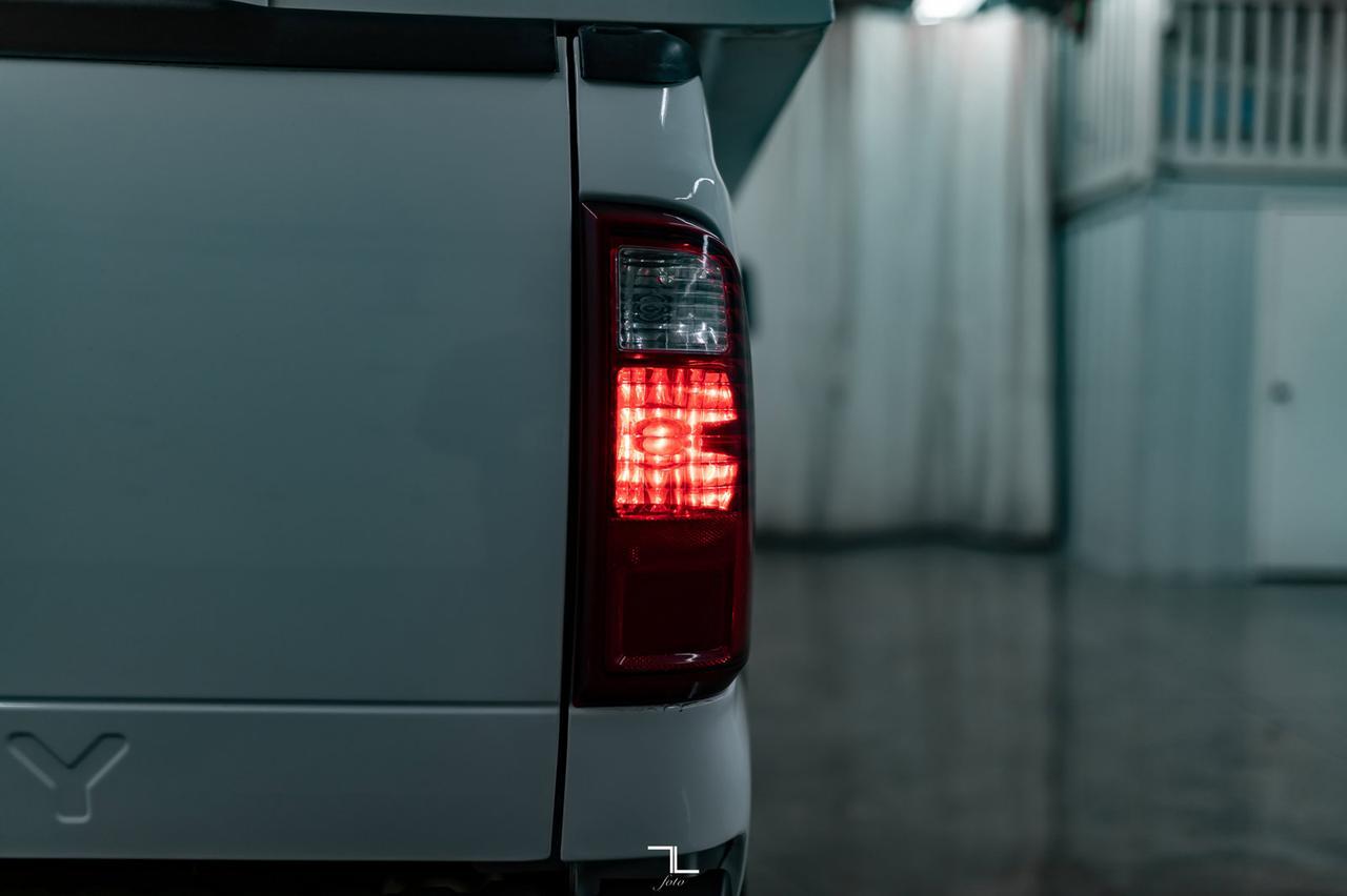 2012 Ford F-350 4x4 Crew Cab XLT FX4 Mechanics Box Diesel VMAC Red Deer AB