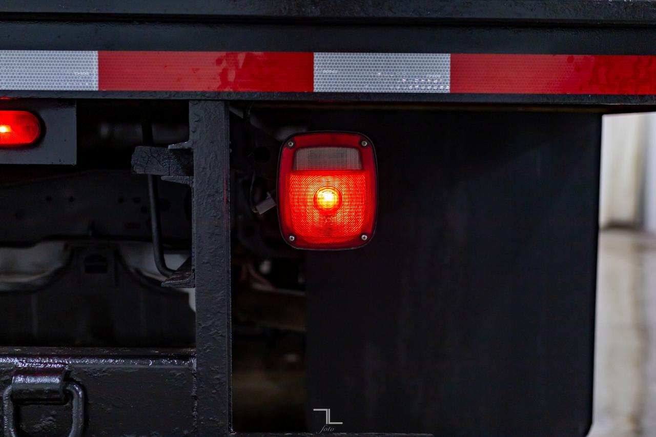 2012 Ford F-350 4x4 Reg Cab XLT Dually Deck Red Deer AB